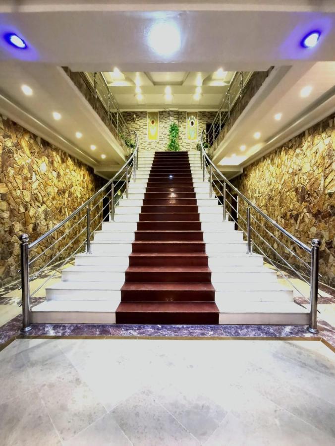 Hotel Triple One Abbottabad Zewnętrze zdjęcie